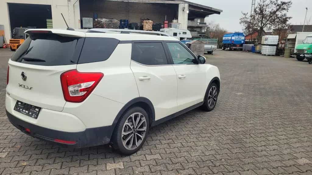 Ssangyong Tivoli 1.6 e-XDi 160 QUARTZ 2WD 08/2018-photo-3