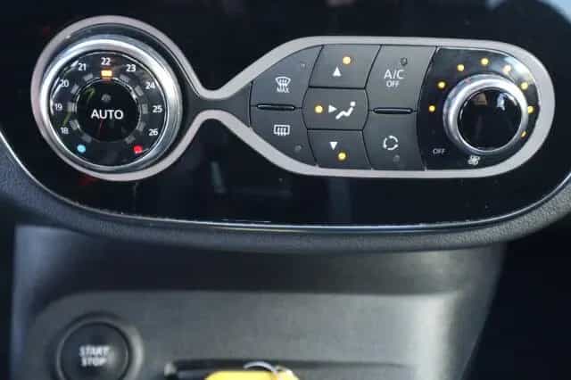Renault Captur TCe 120 BOSE Edition ENERGY Navi/KlimaLED 06/2018-photo-19