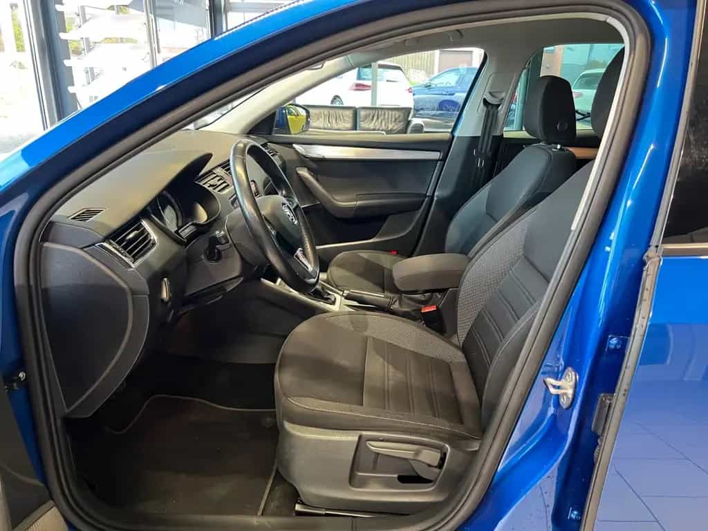 Skoda Octavia 1.5 kombi, DSG*Navi*App-Conect 02/2020-photo-8