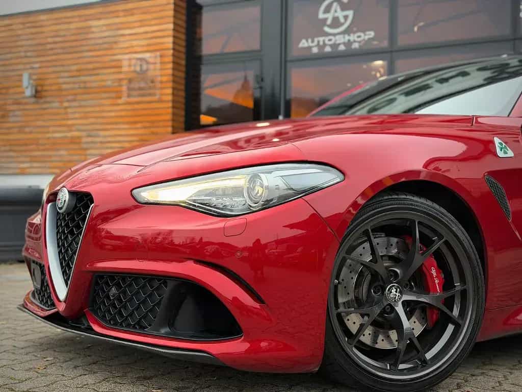 Alfa Romeo Giulia Quadrifoglio Alcantara/H&K/Carbon/Bi-Xeno 02/2021-photo-2