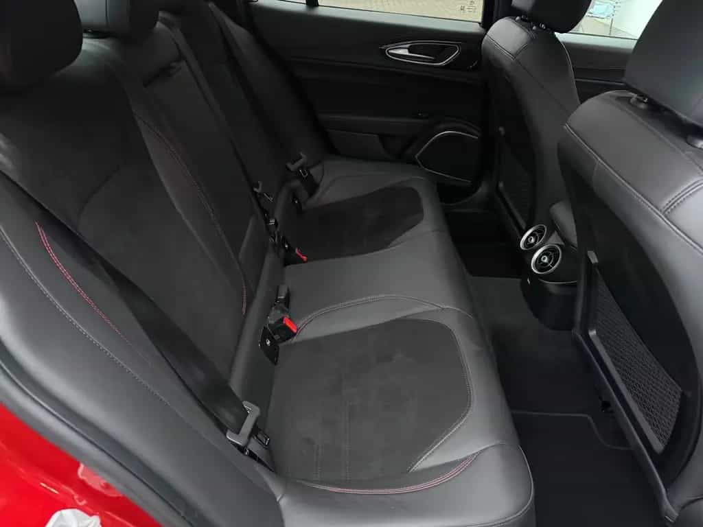 Alfa Romeo Giulia Quadrifoglio Alcantara/H&K/Carbon/Bi-Xeno 02/2021-photo-30