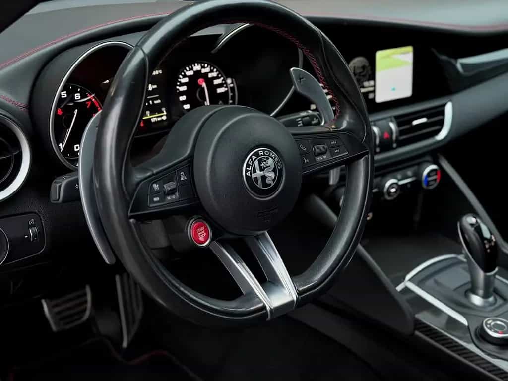 Alfa Romeo Giulia Quadrifoglio Alcantara/H&K/Carbon/Bi-Xeno 02/2021-photo-31