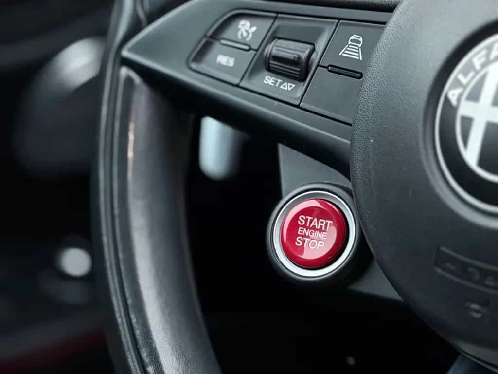 Alfa Romeo Giulia Quadrifoglio Alcantara/H&K/Carbon/Bi-Xeno 02/2021-photo-35