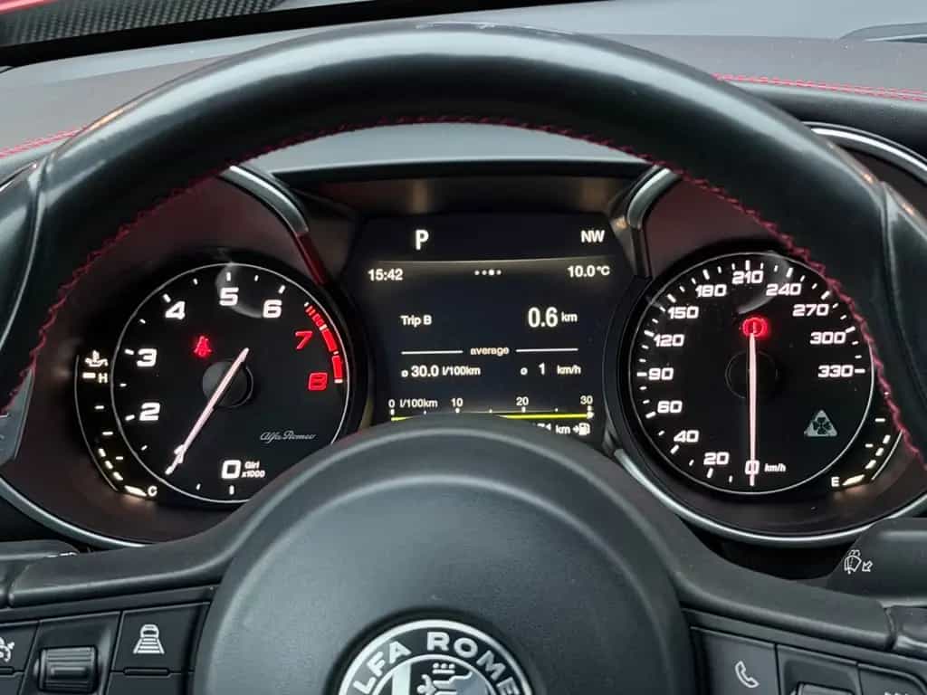 Alfa Romeo Giulia Quadrifoglio Alcantara/H&K/Carbon/Bi-Xeno 02/2021-photo-38