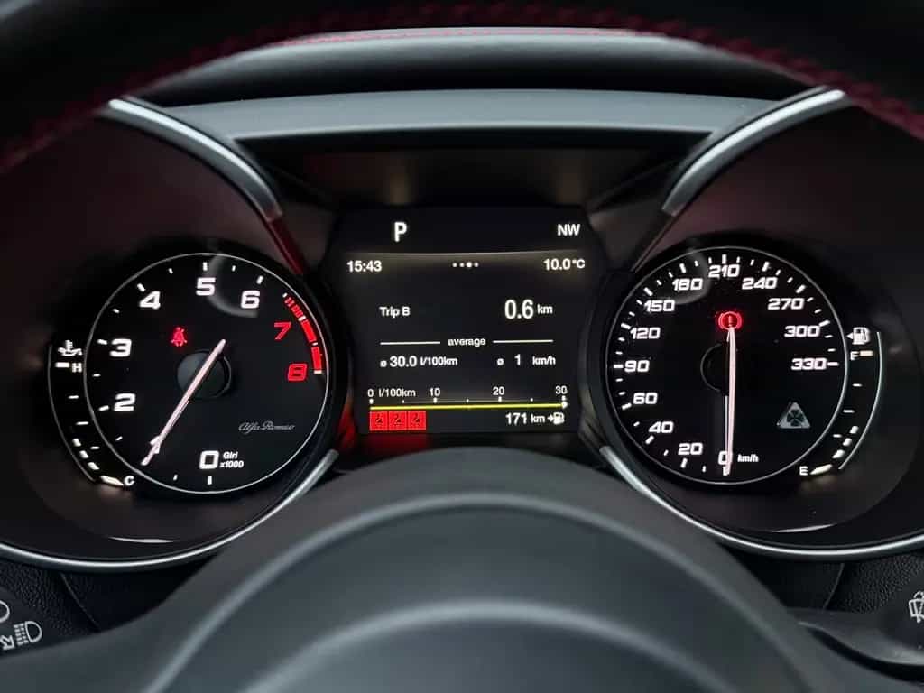 Alfa Romeo Giulia Quadrifoglio Alcantara/H&K/Carbon/Bi-Xeno 02/2021-photo-41