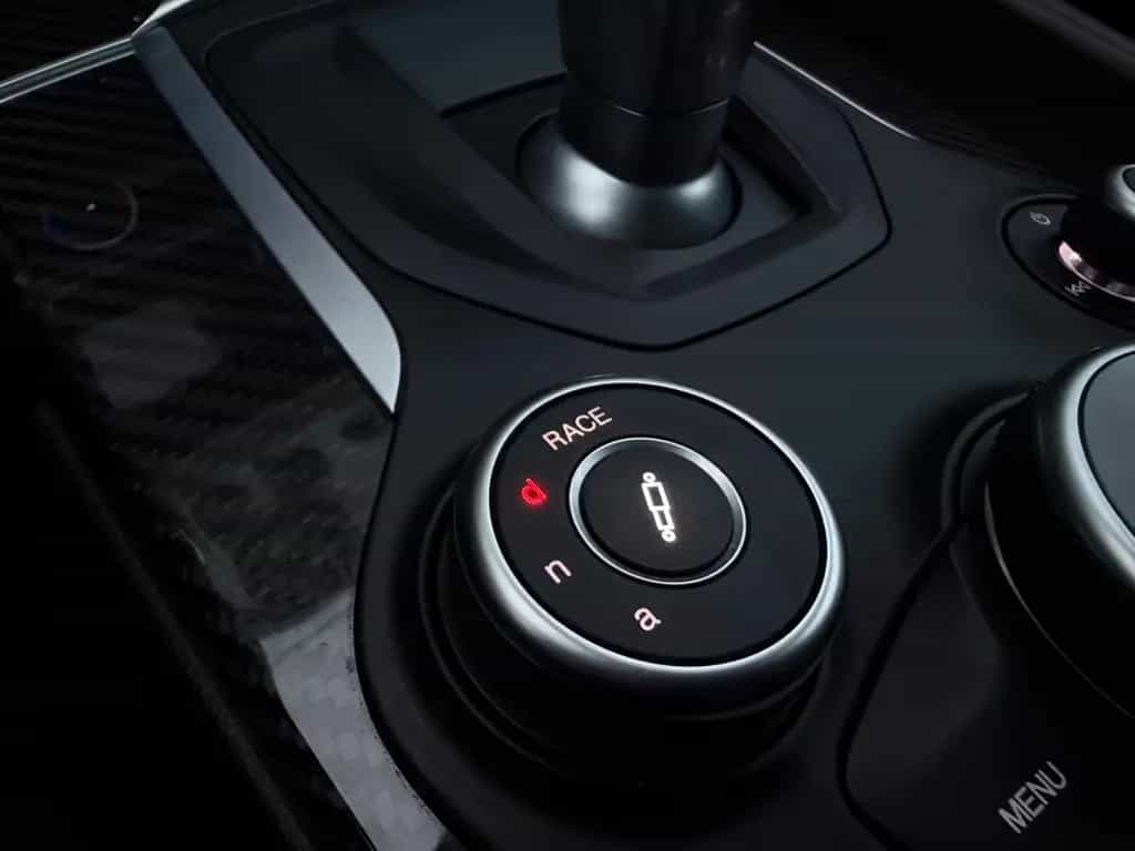 Alfa Romeo Giulia Quadrifoglio Alcantara/H&K/Carbon/Bi-Xeno 02/2021-photo-42