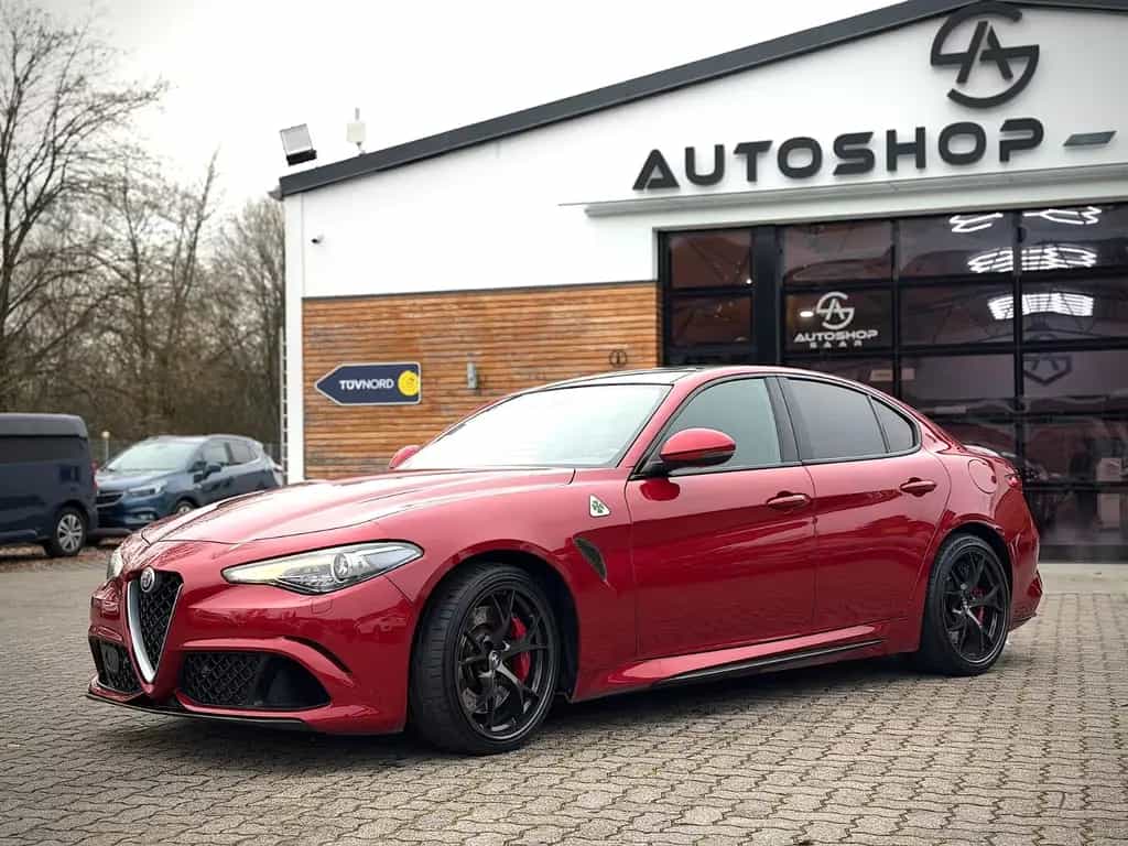 Alfa Romeo Giulia Quadrifoglio Alcantara/H&K/Carbon/Bi-Xeno 02/2021-photo-7