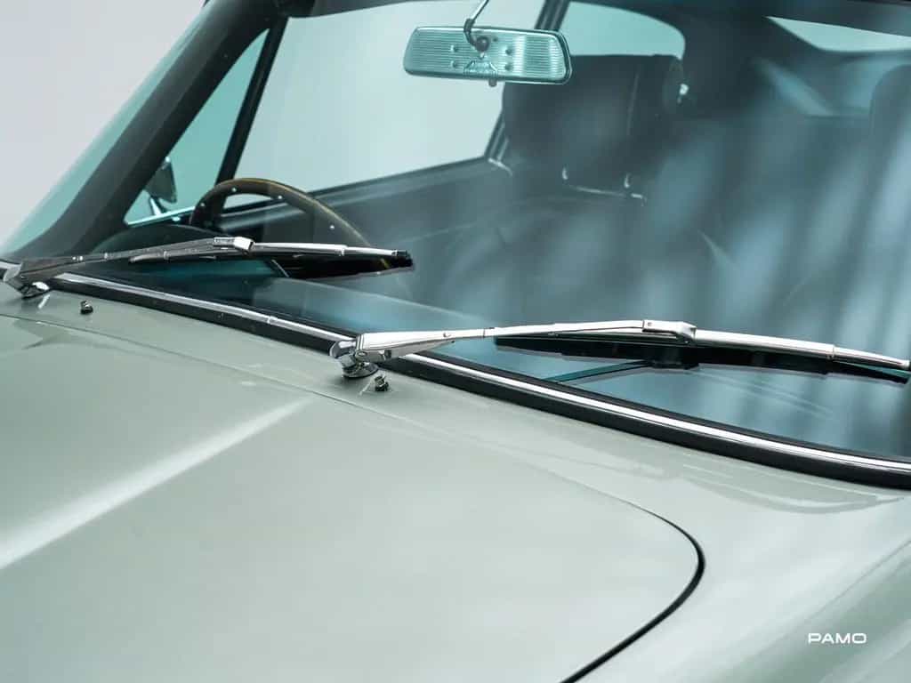 Aston Martin DB 6 01/1965-photo-11