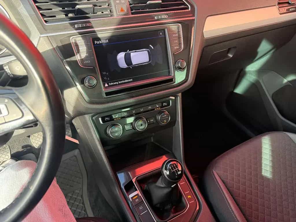 Volkswagen Tiguan 12/2016-photo-11
