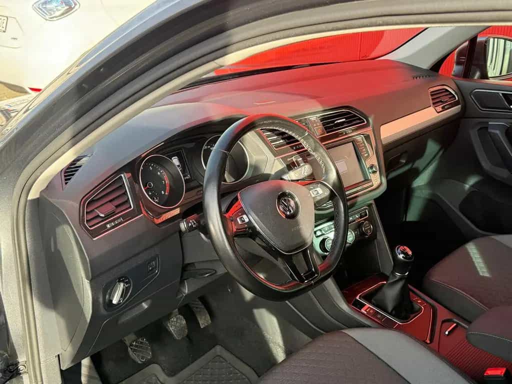 Volkswagen Tiguan 12/2016-photo-8