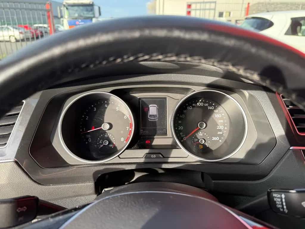 Volkswagen Tiguan 12/2016-photo-9