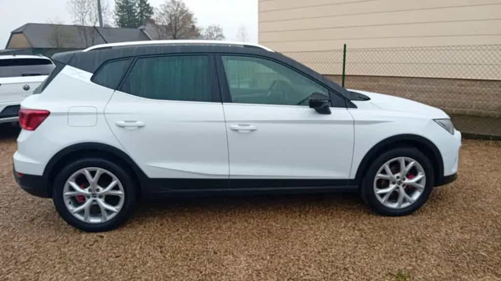 Seat Arona FR 1,5TSI+Automatik+Navi+Kamera 06/2024-photo-3