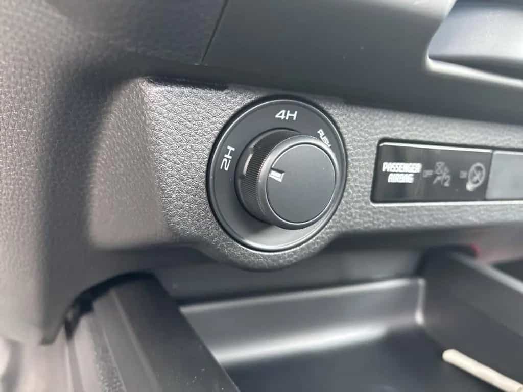 Isuzu D-Max 1.9 D SINGLE CAB L 4WD AT MY25 null-photo-16