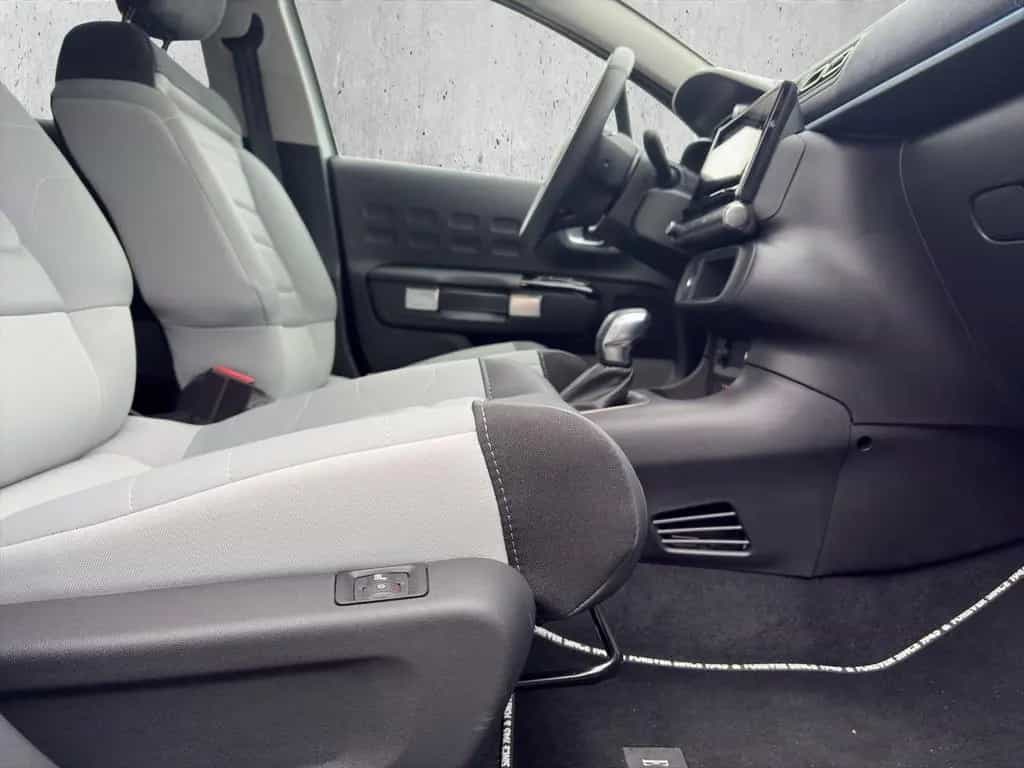 Citroën C3 1.2 PureTech 110 Elle Kam.+KeyLess+LED+Navi 11/2023-photo-20