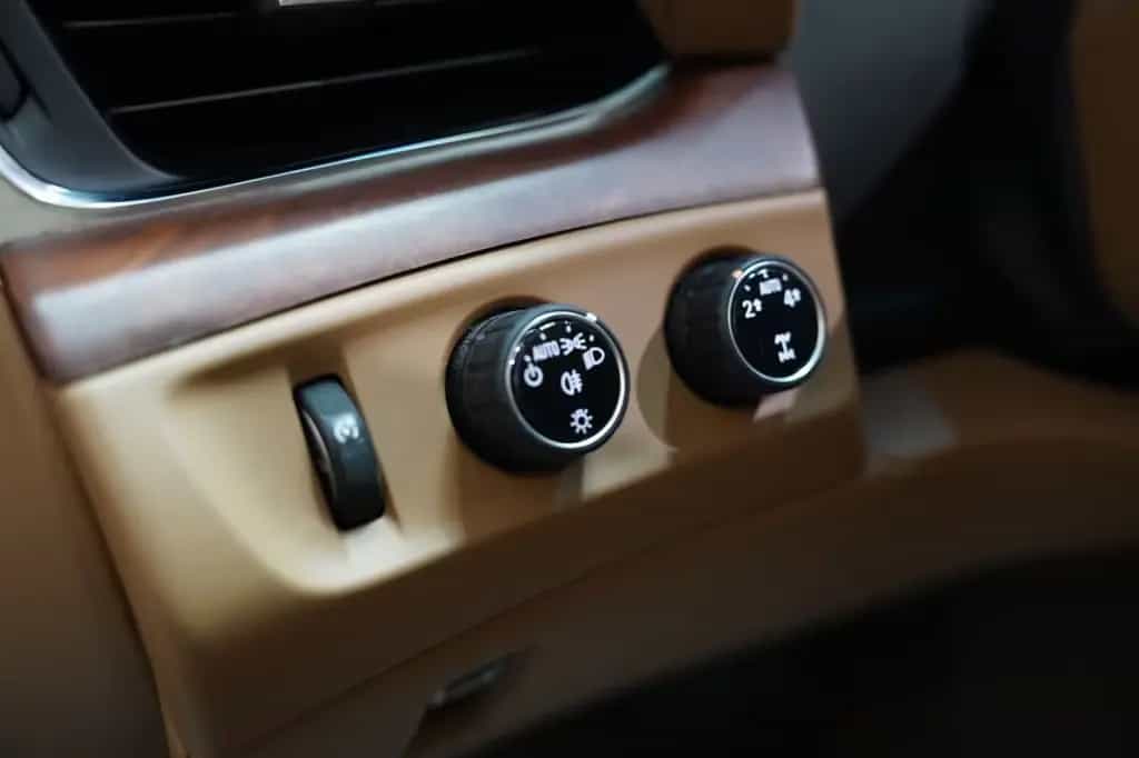 Cadillac Escalade 6.2L V8 Platinum 09/2018-photo-25