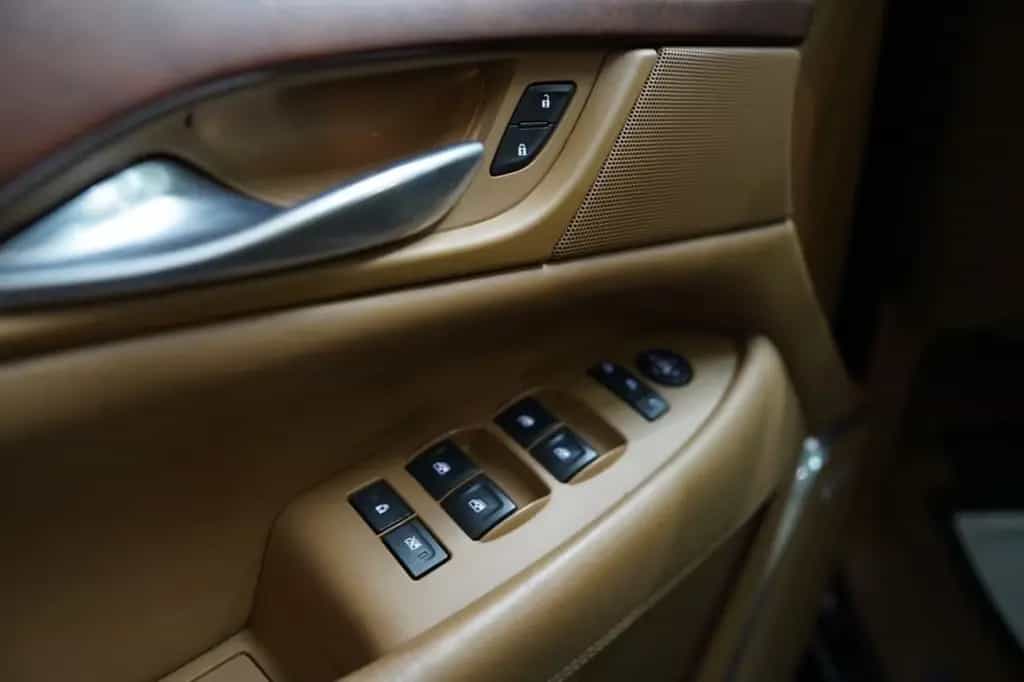 Cadillac Escalade 6.2L V8 Platinum 09/2018-photo-26