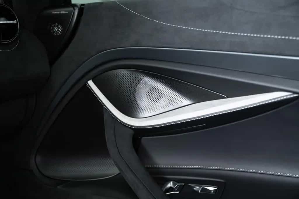 McLaren 750S MSO Paint I Performance I CF null-photo-24