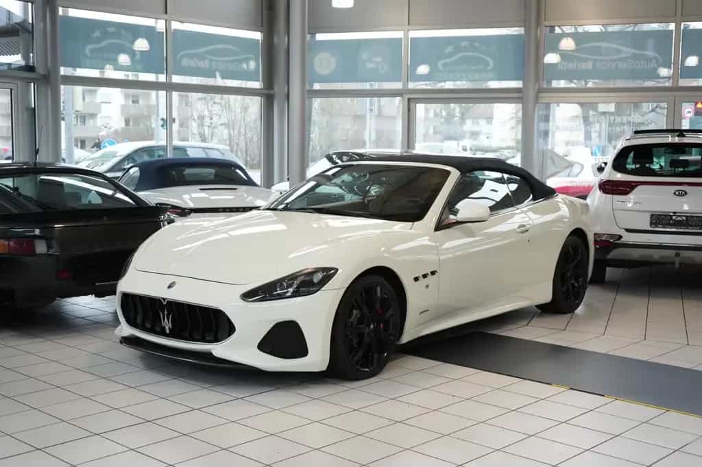 Maserati GranCabrio 4.7 V8 Sport Automatik *Nur 37tkm! 09/2019-photo-1