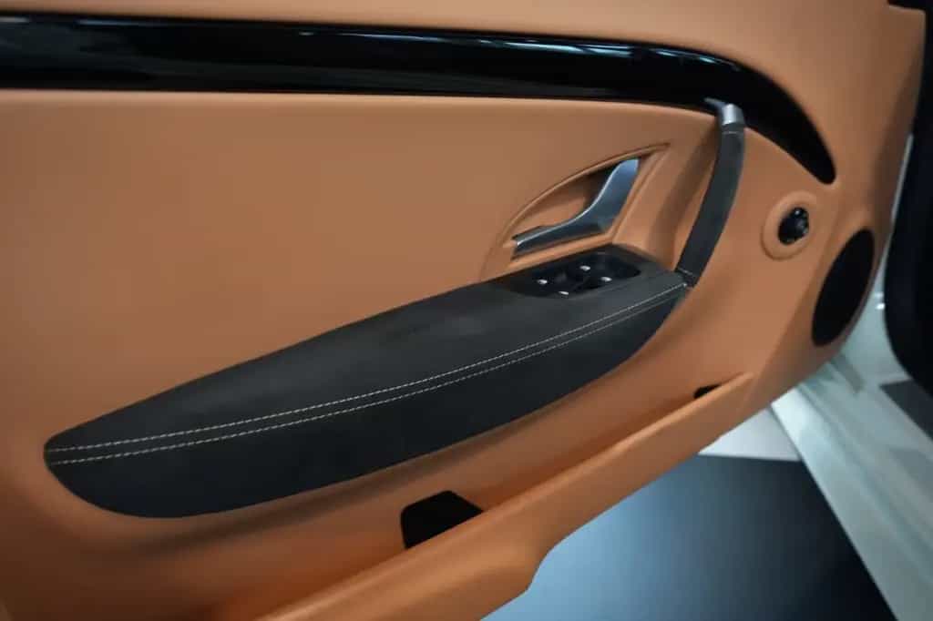 Maserati GranCabrio 4.7 V8 Sport Automatik *Nur 37tkm! 09/2019-photo-11