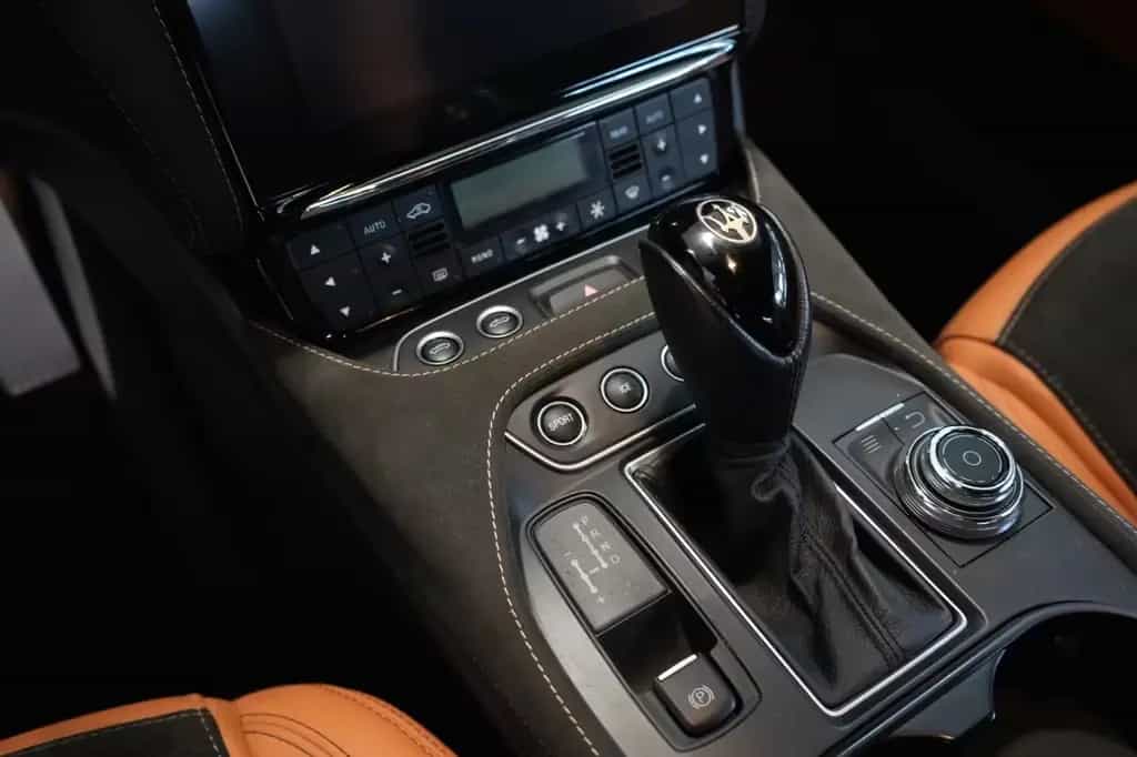 Maserati GranCabrio 4.7 V8 Sport Automatik *Nur 37tkm! 09/2019-photo-14