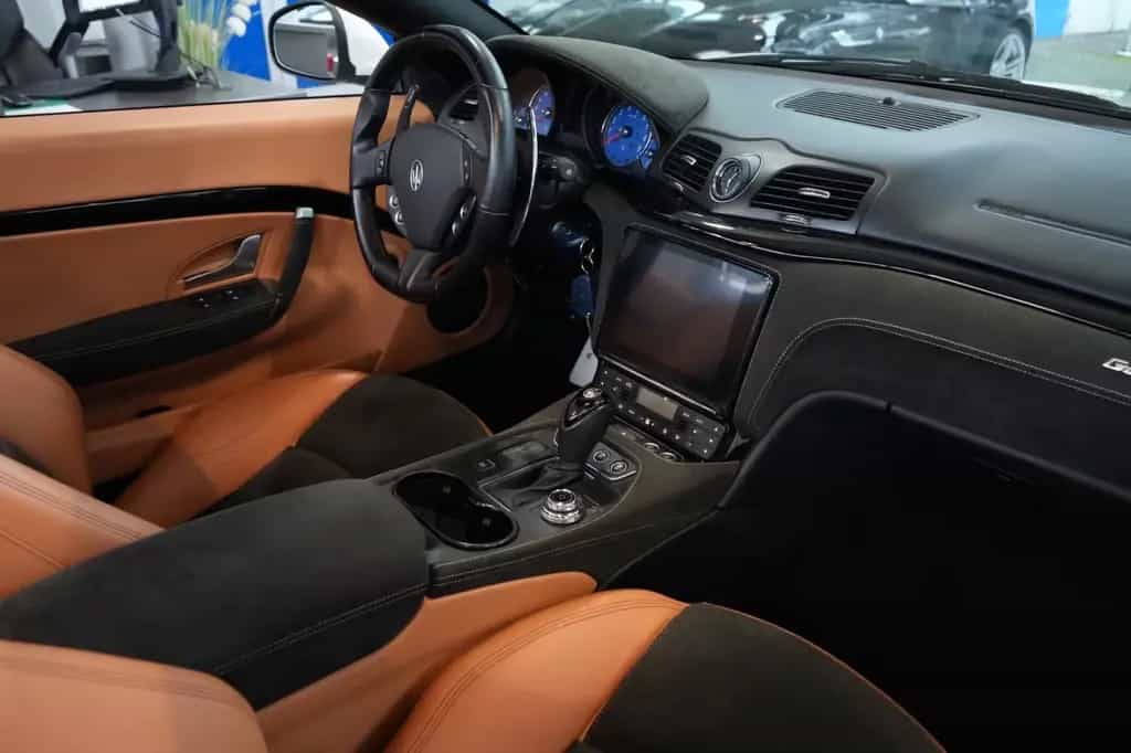 Maserati GranCabrio 4.7 V8 Sport Automatik *Nur 37tkm! 09/2019-photo-5