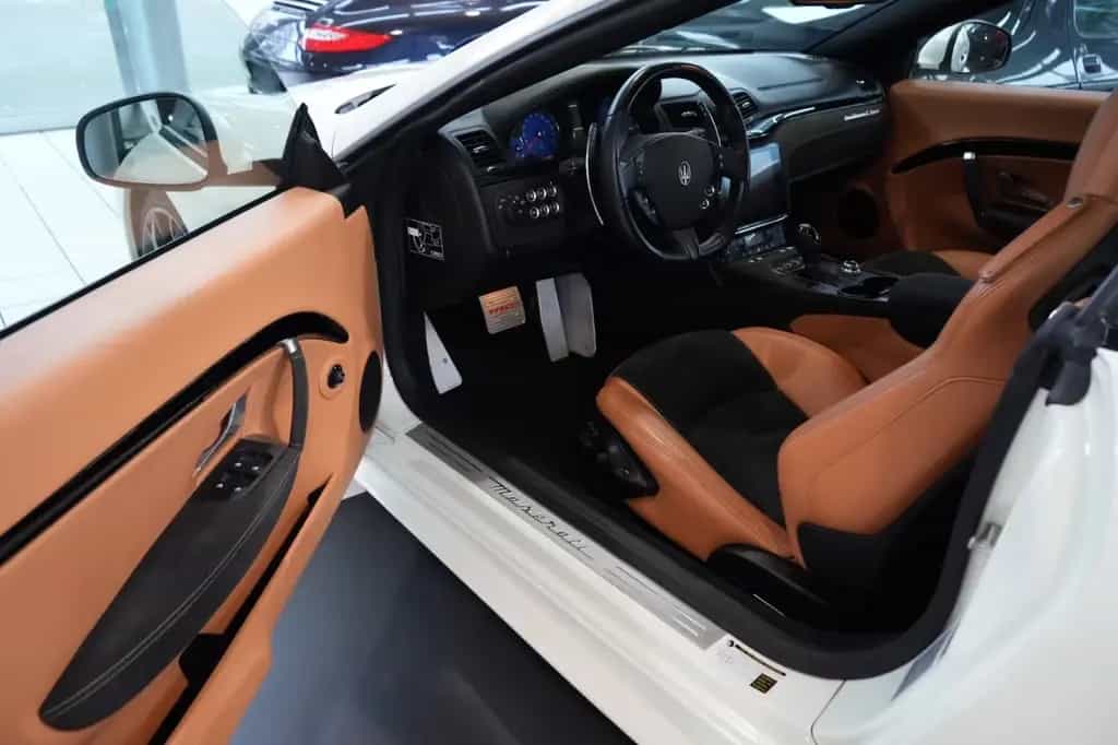 Maserati GranCabrio 4.7 V8 Sport Automatik *Nur 37tkm! 09/2019-photo-6