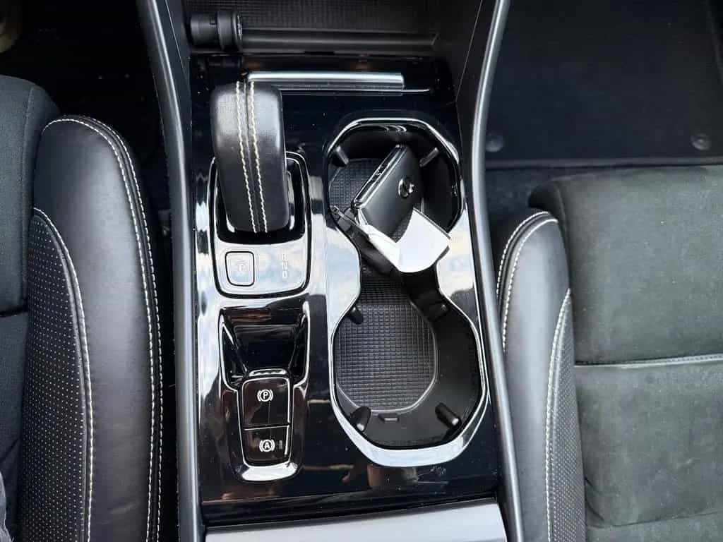 Volvo XC40 R Design AWD=Leder-Carplay-Kamera-AHK= 07/2019-photo-12
