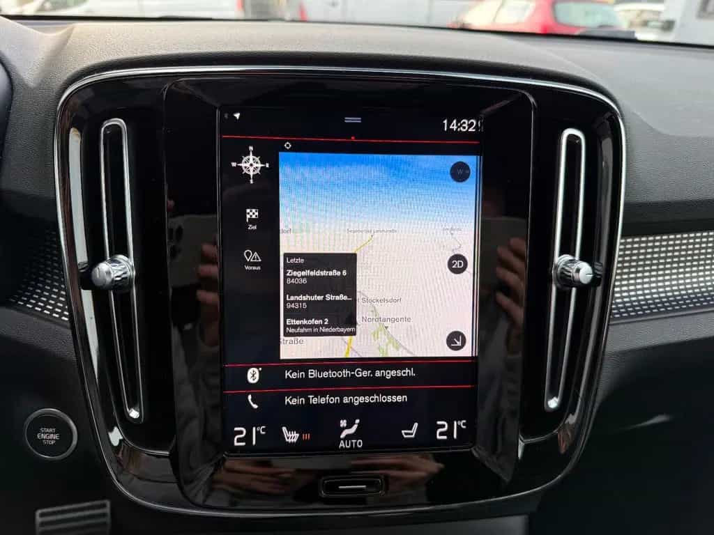 Volvo XC40 R Design AWD=Leder-Carplay-Kamera-AHK= 07/2019-photo-13