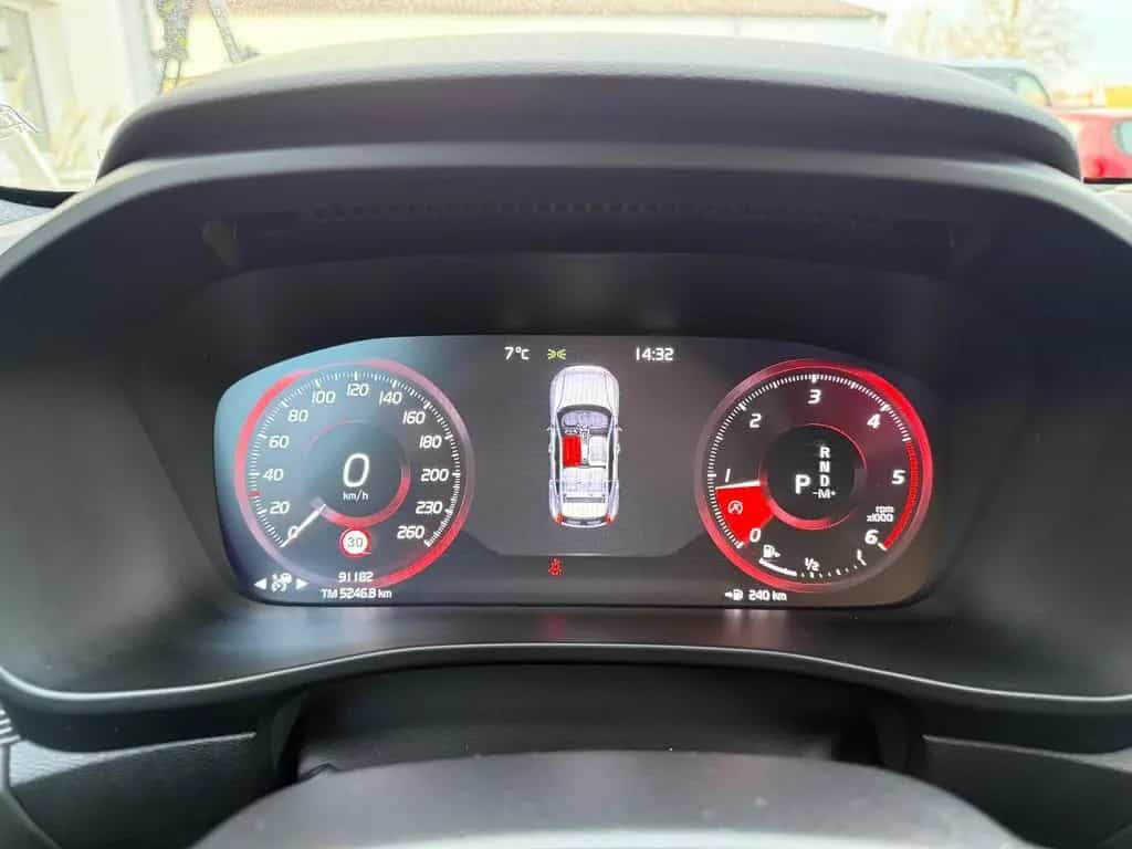 Volvo XC40 R Design AWD=Leder-Carplay-Kamera-AHK= 07/2019-photo-9