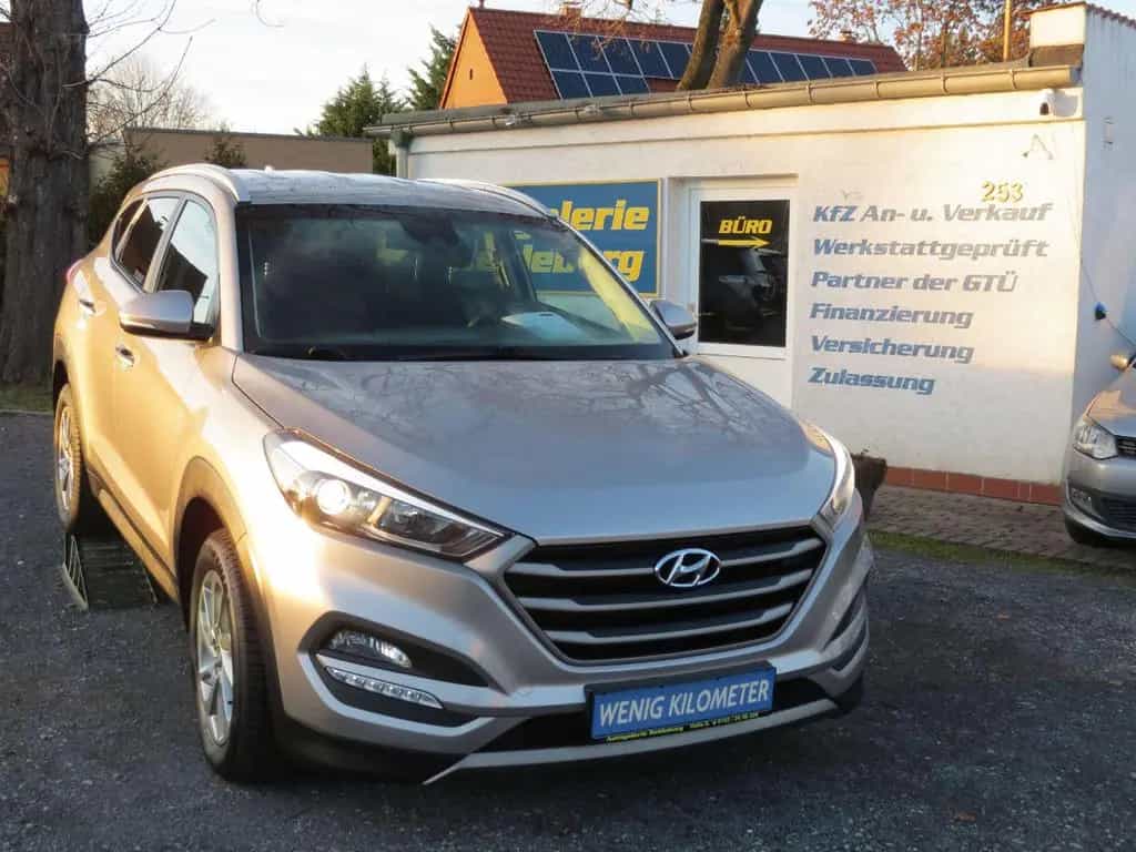 Hyundai TUCSON Intro Edition 4WD Aut.   2.Hd. Erst 67Tkm 08/2015-photo-0