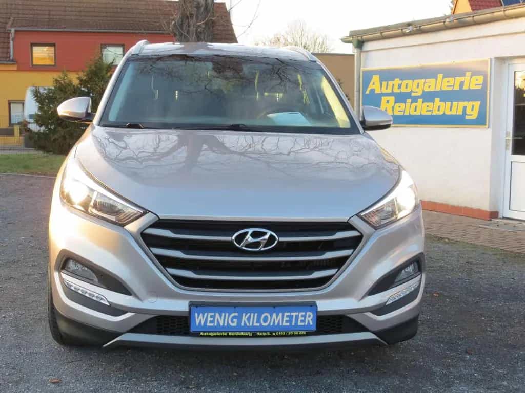 Hyundai TUCSON Intro Edition 4WD Aut.   2.Hd. Erst 67Tkm 08/2015-photo-1