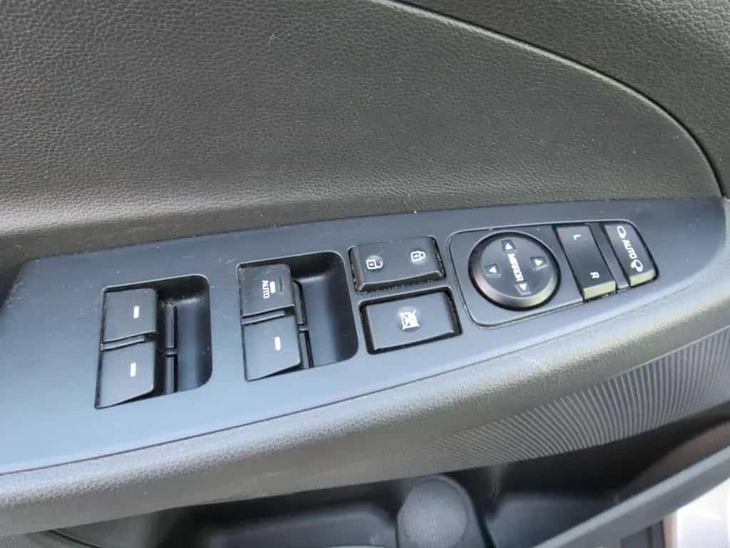 Hyundai TUCSON Intro Edition 4WD Aut.   2.Hd. Erst 67Tkm 08/2015-photo-13