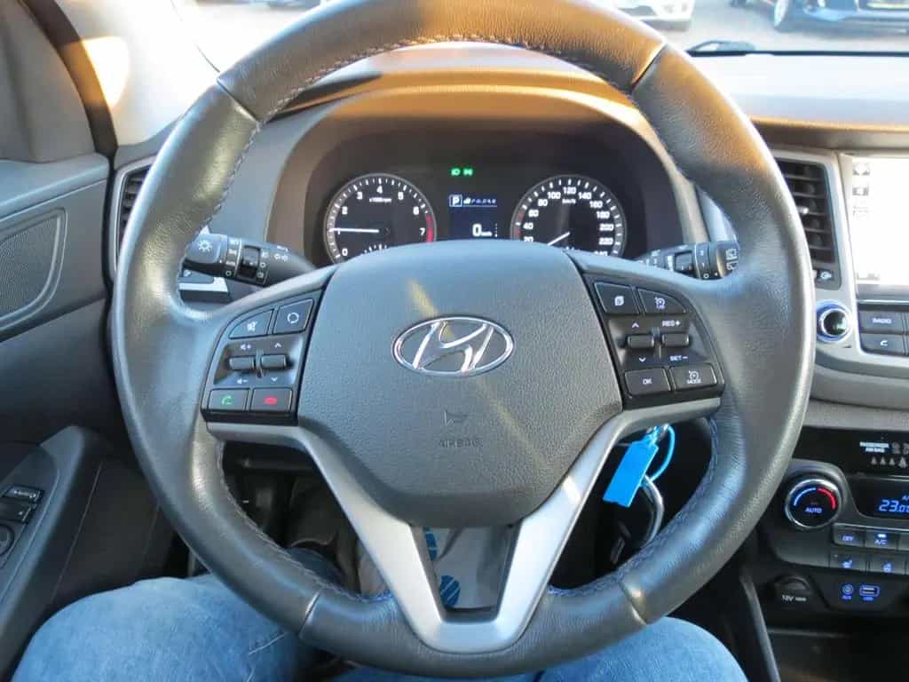 Hyundai TUCSON Intro Edition 4WD Aut.   2.Hd. Erst 67Tkm 08/2015-photo-22