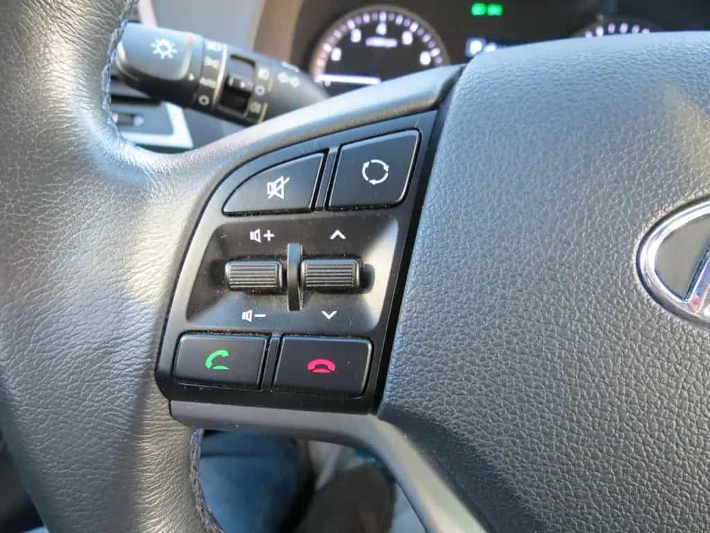 Hyundai TUCSON Intro Edition 4WD Aut.   2.Hd. Erst 67Tkm 08/2015-photo-23