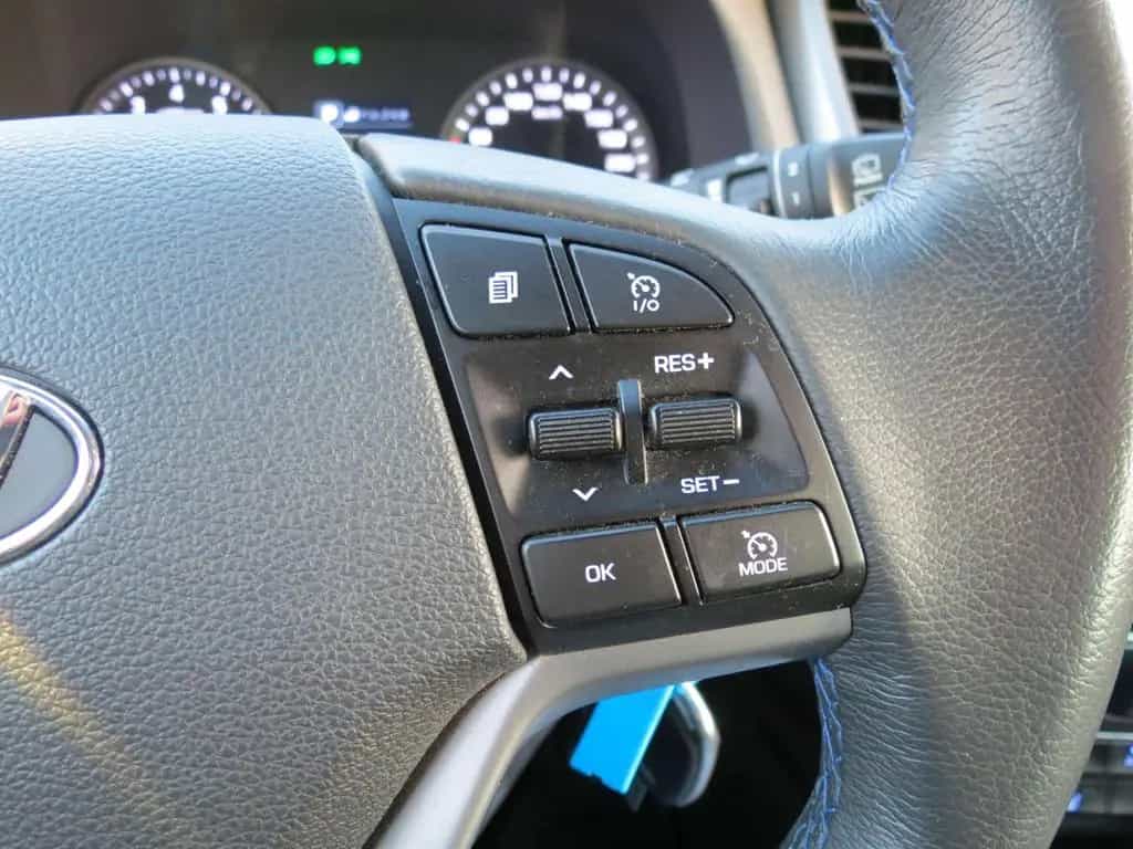 Hyundai TUCSON Intro Edition 4WD Aut.   2.Hd. Erst 67Tkm 08/2015-photo-24