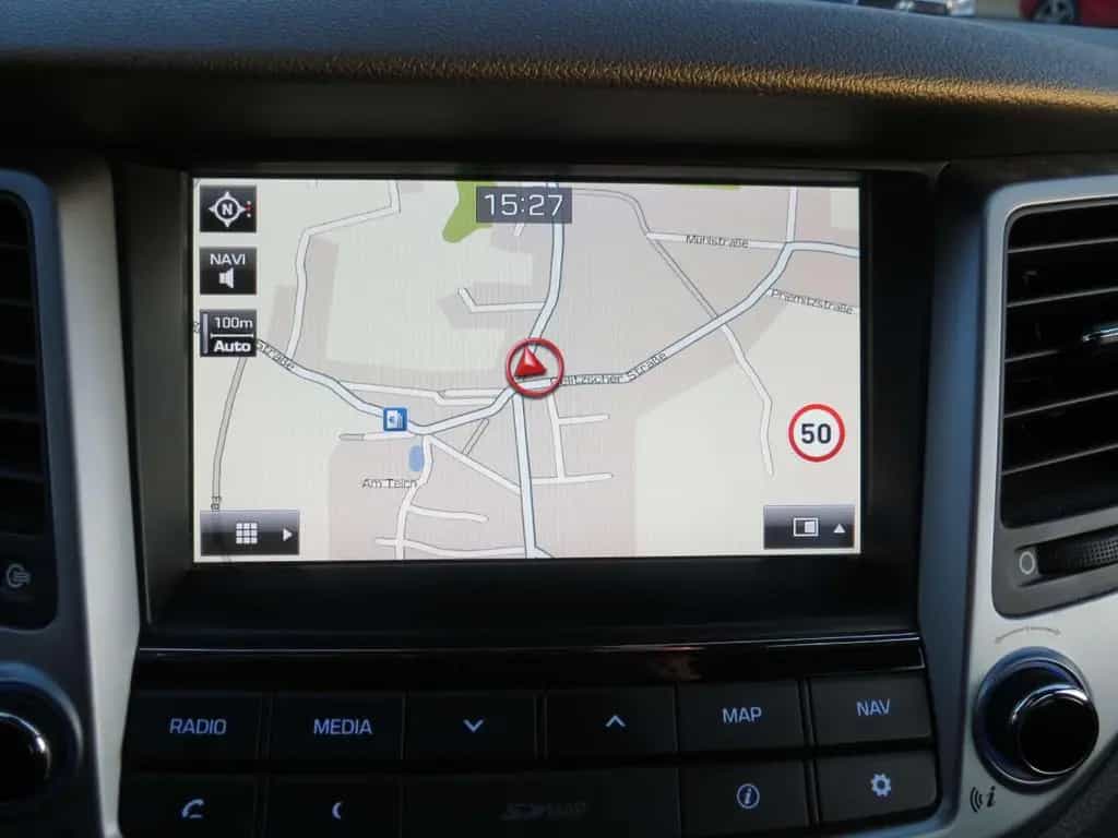 Hyundai TUCSON Intro Edition 4WD Aut.   2.Hd. Erst 67Tkm 08/2015-photo-29
