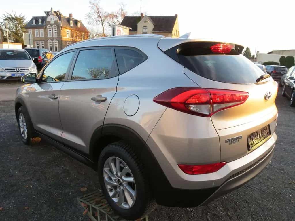 Hyundai TUCSON Intro Edition 4WD Aut.   2.Hd. Erst 67Tkm 08/2015-photo-4