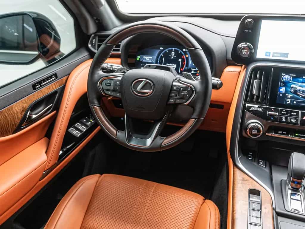 Lexus LX 600 Ultra LUXURY*ARMORED B6*4 Seats*TV null-photo-25