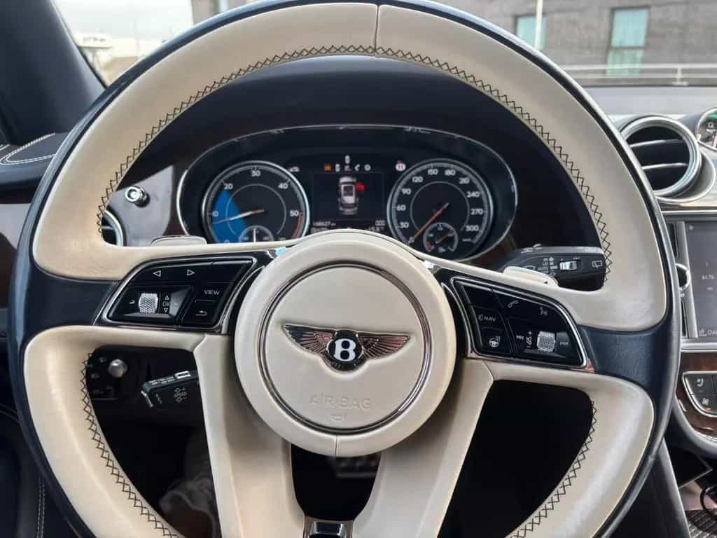 Bentley Bentayga 4.0 | Bentley-Scheck/Inspektion NEU 03/2017-photo-14