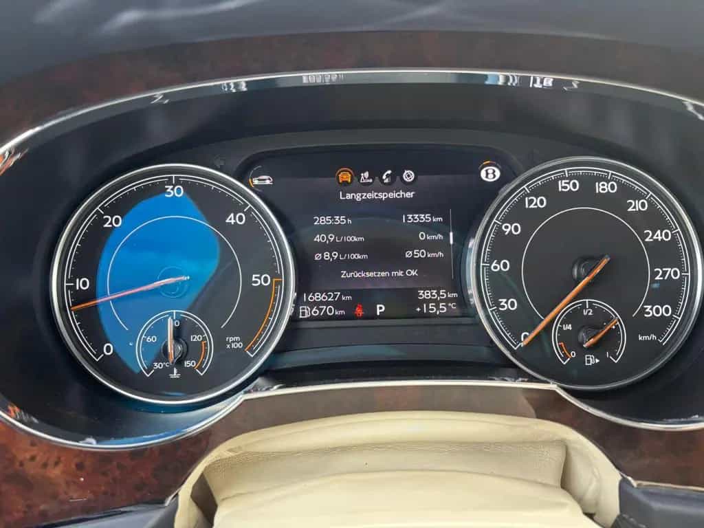 Bentley Bentayga 4.0 | Bentley-Scheck/Inspektion NEU 03/2017-photo-15