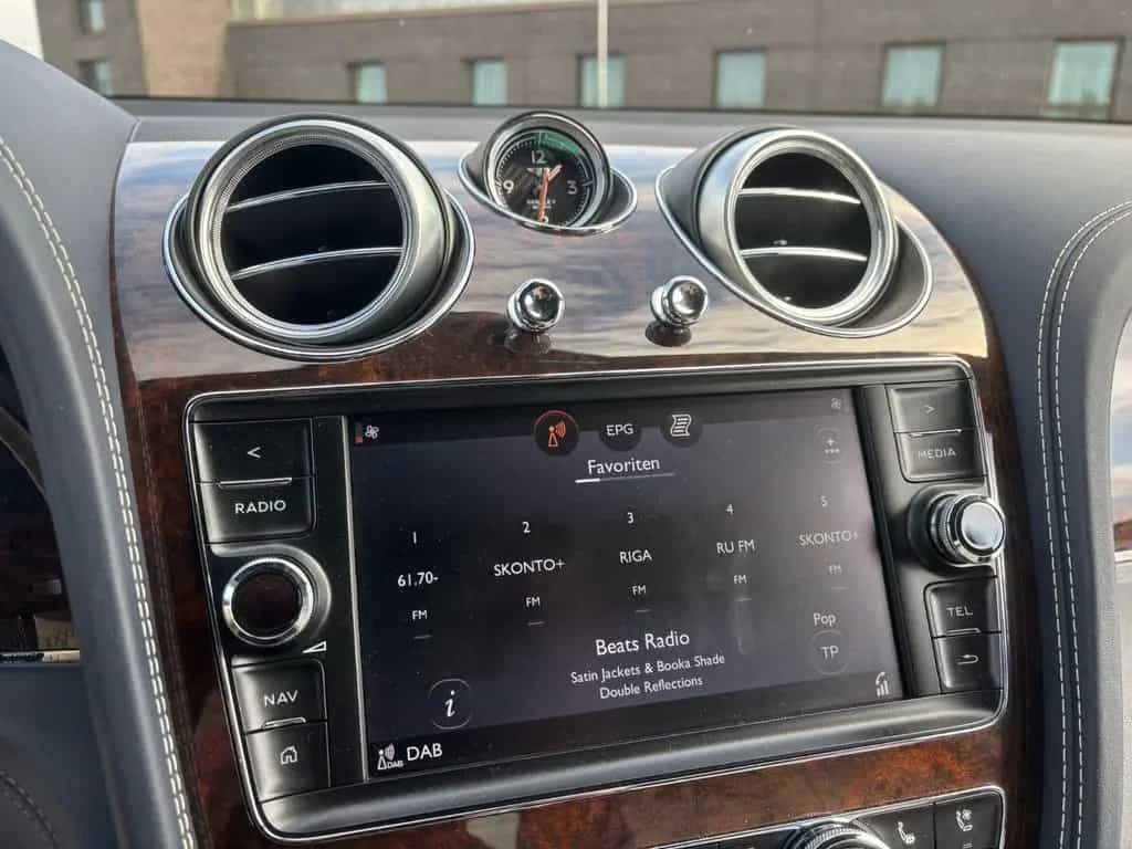 Bentley Bentayga 4.0 | Bentley-Scheck/Inspektion NEU 03/2017-photo-16