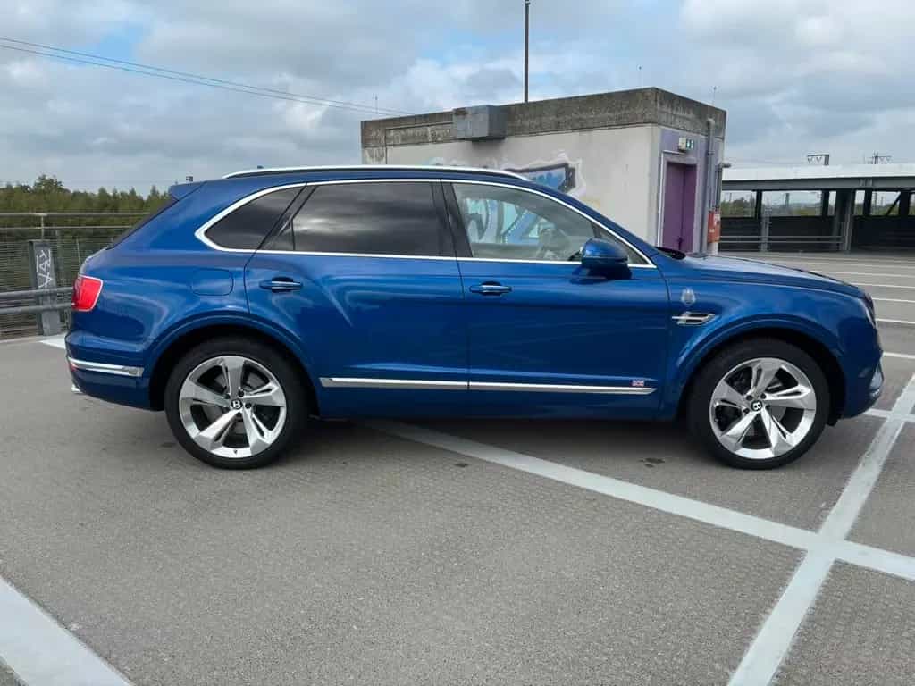 Bentley Bentayga 4.0 | Bentley-Scheck/Inspektion NEU 03/2017-photo-3