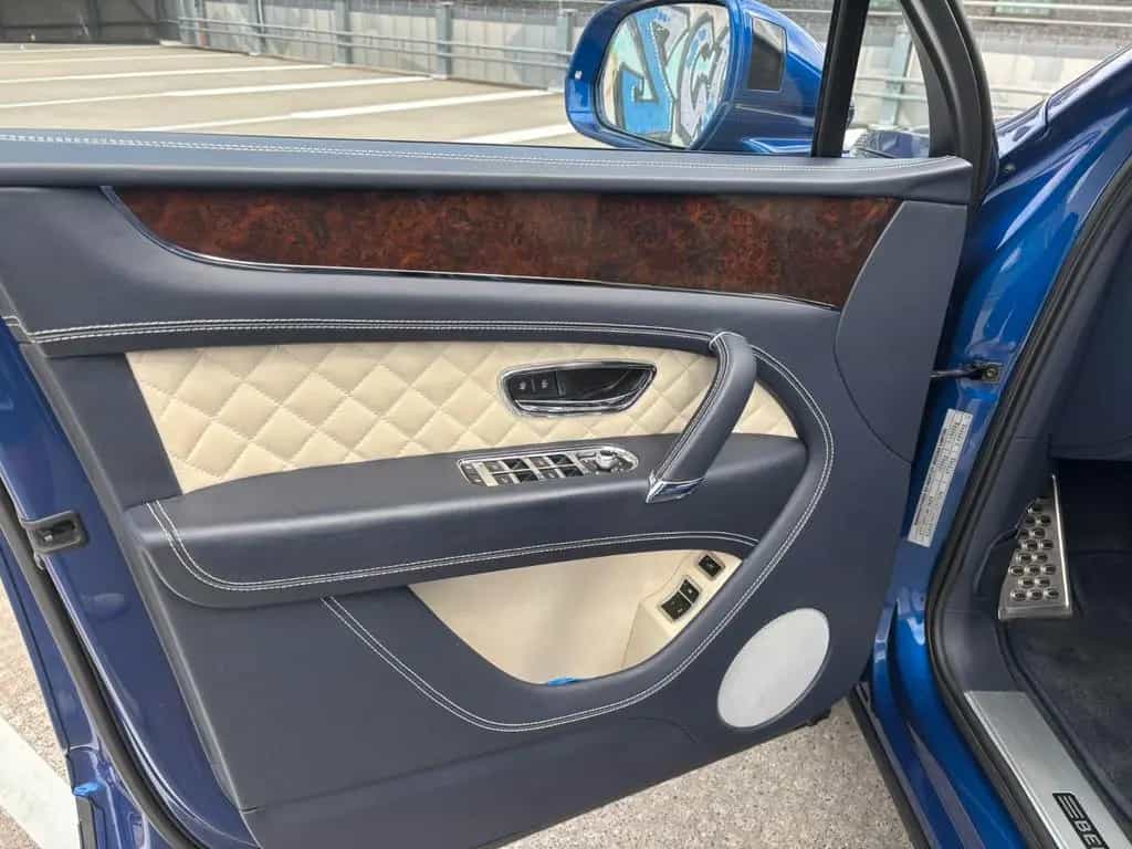Bentley Bentayga 4.0 | Bentley-Scheck/Inspektion NEU 03/2017-photo-9