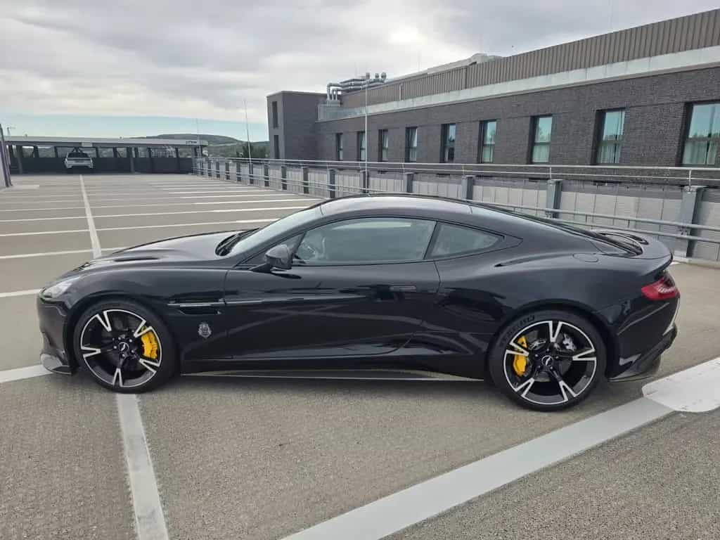 Aston Martin Vanquish S Facelift top Zustand Scheckheft lücke 08/2017-photo-7