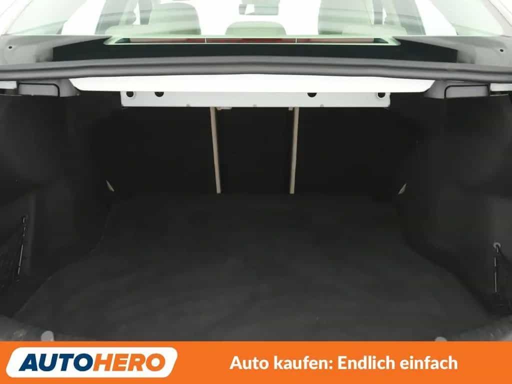 Mercedes-Benz C-Class C 180 Avantgarde Aut.*NAVI*LED*TEMPO* 12/2019-photo-17