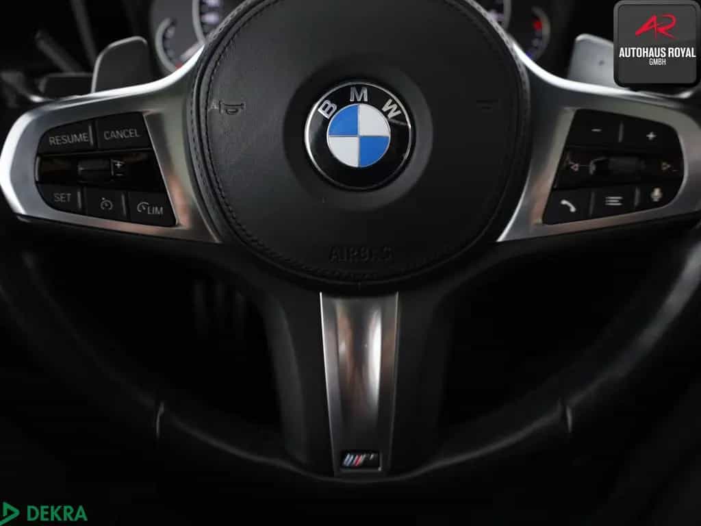 BMW 3 Series 330 i M SPORT SHADOW DRAVITGRAU,GLASDACH,19ZOLL 08/2020-photo-11