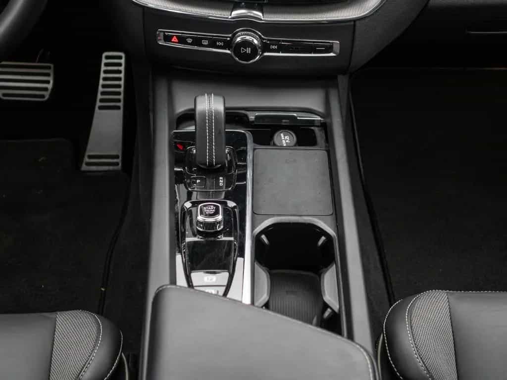 Volvo XC60 R Design AWD El. Panodach Navi Leder Digita 05/2022-photo-8