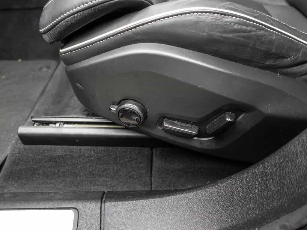 Volvo XC60 R Design AWD El. Panodach Navi Leder Digita 05/2022-photo-11