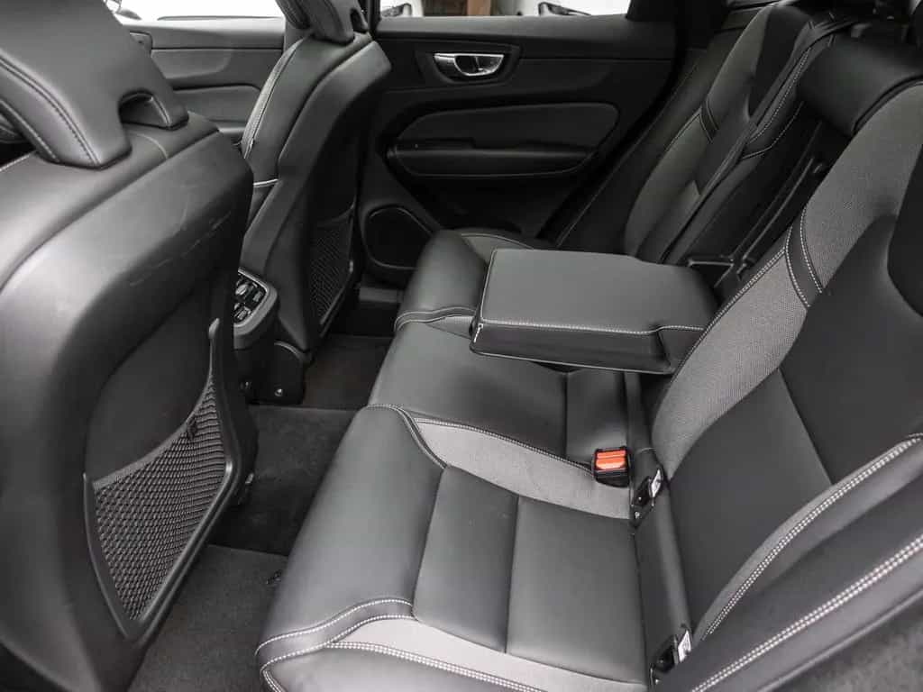 Volvo XC60 R Design AWD El. Panodach Navi Leder Digita 05/2022-photo-12