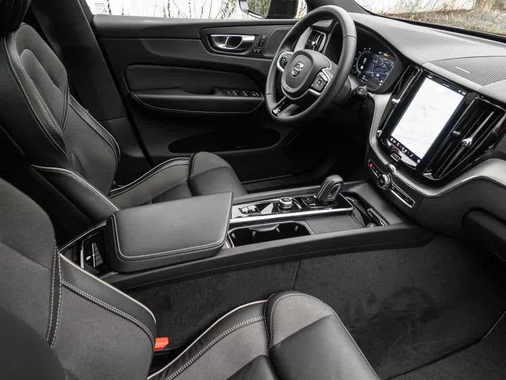 Volvo XC60 R Design AWD El. Panodach Navi Leder Digita 05/2022-photo-2